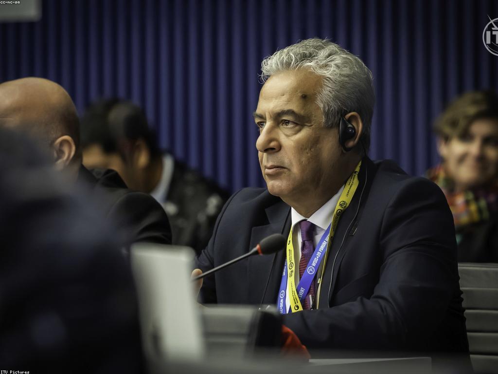 ប្រភេទនៃព័ត៌មានស្លុតថ្មីនិងការប្រែប្រួលក្នុងសង្គម